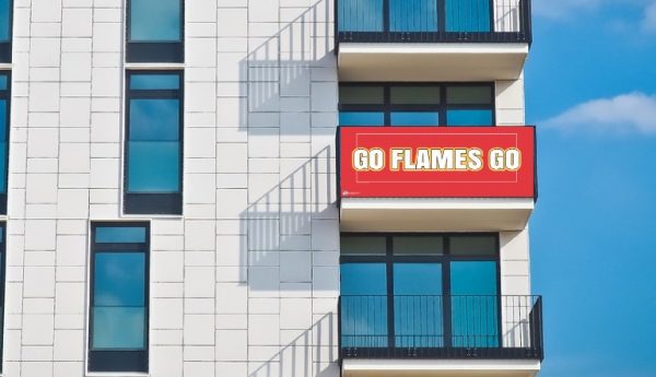 alt=balcony-banner-go-flames-go