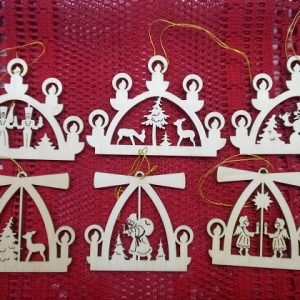alt=tree-ornaments-pyramid-assorted