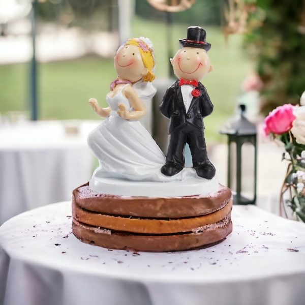 alt=wedding-cake-topper-runaway-bride