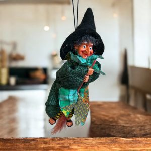 alt=kitchen-witch-doll-johanna-green