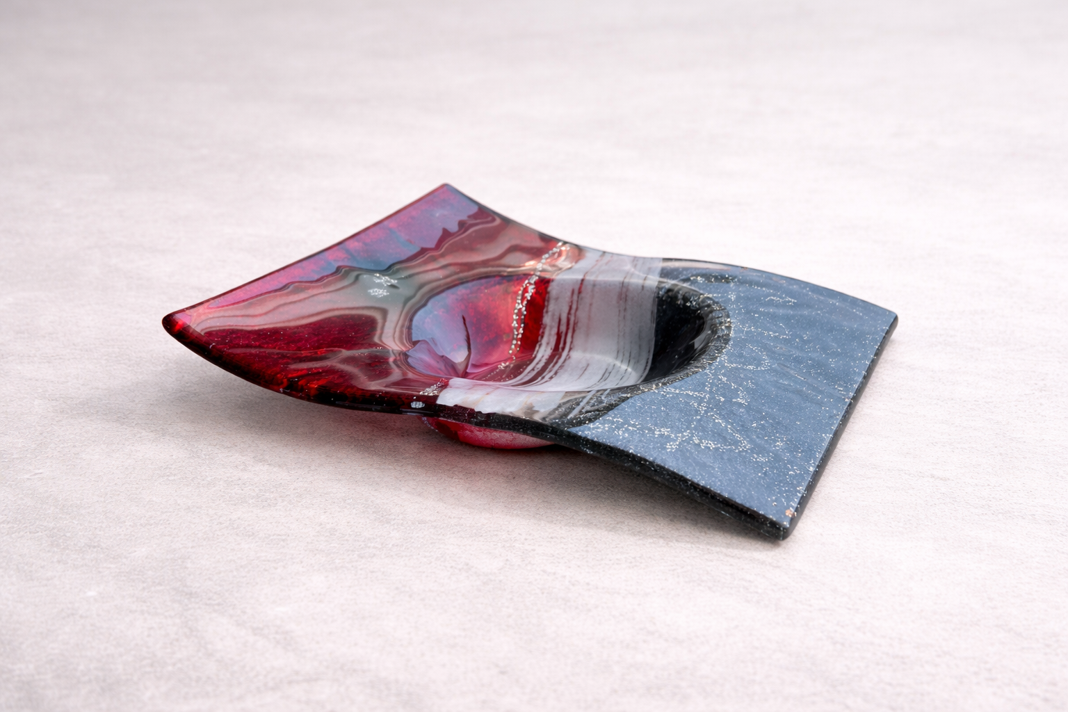 Curved Candle Holder Red 'n Grey - Image 2