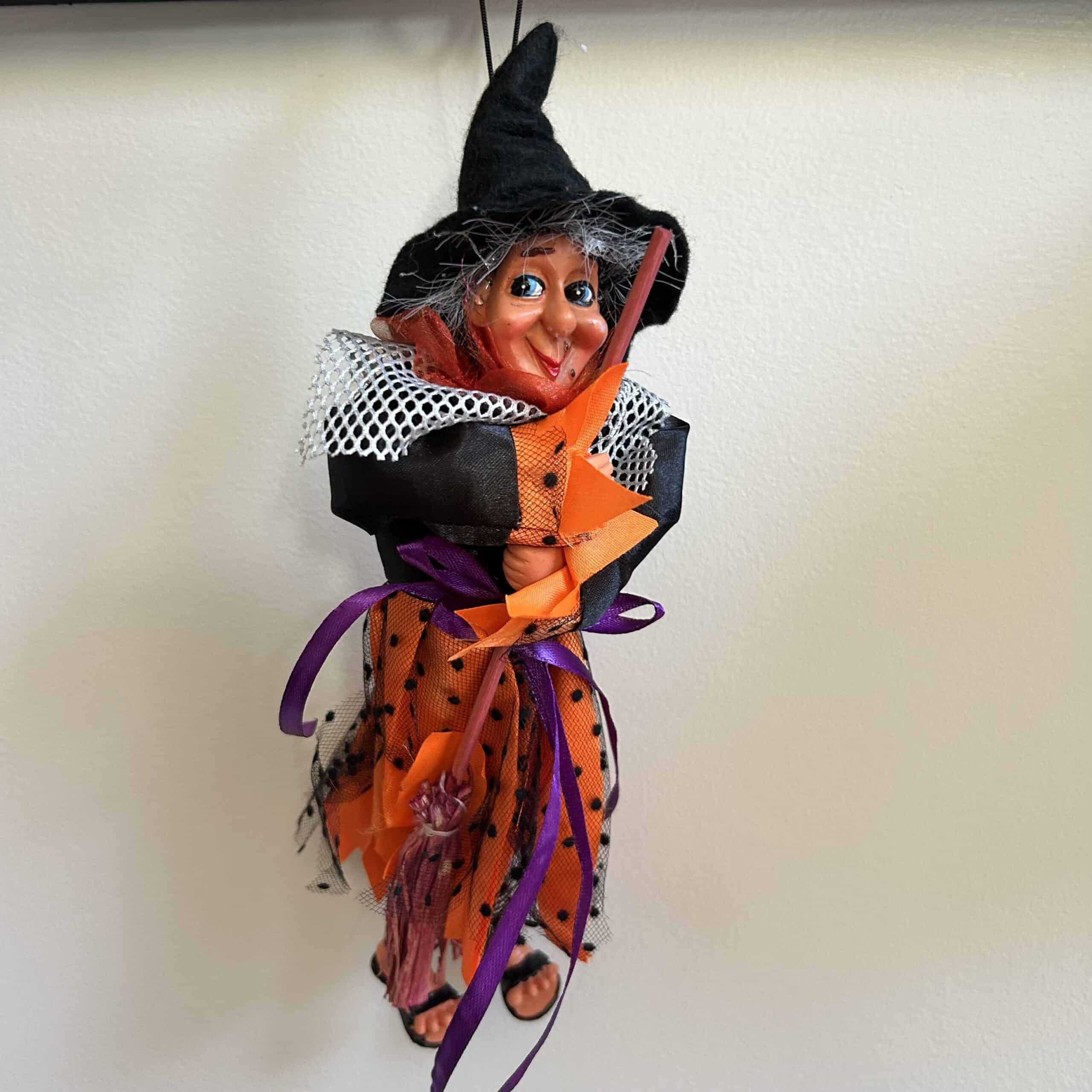 Decorative Kitchen Witch Xenia orange