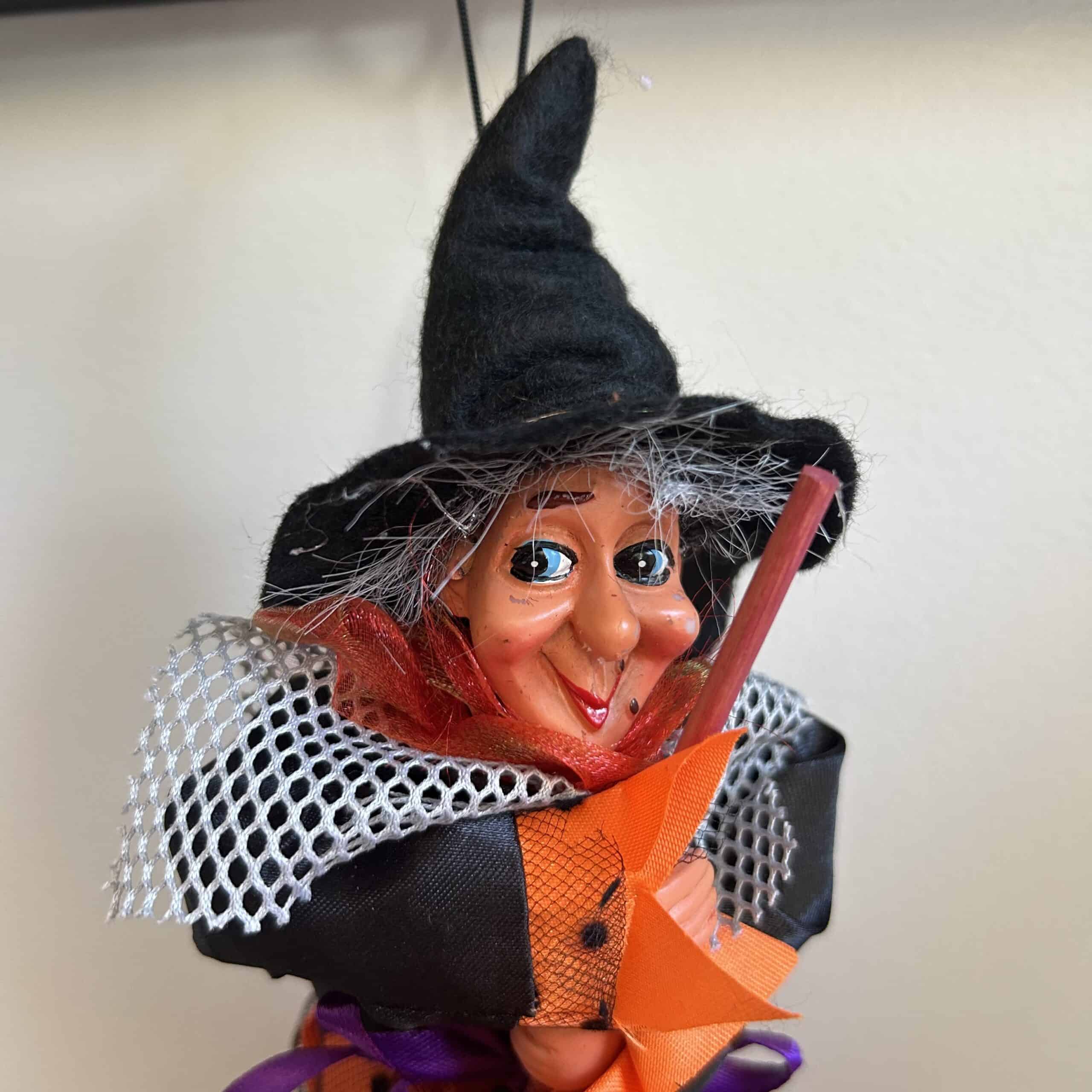 Decorative Kitchen Witch Xenia orange - Image 2