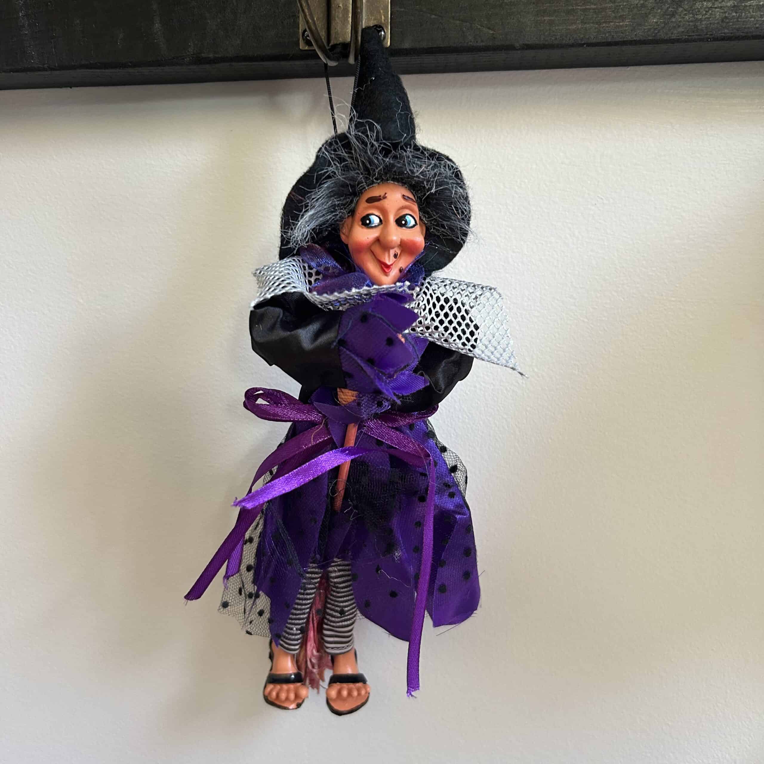 Decorative Kitchen Witch Xenia purple